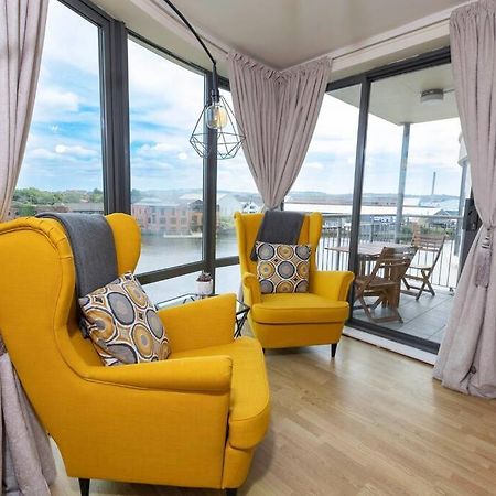 Stunning Views And City Side-Belfast City-2 Bedroom-5 Guests-Wifi & Parking Exterior photo