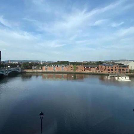 Stunning Views And City Side-Belfast City-2 Bedroom-5 Guests-Wifi & Parking Exterior photo