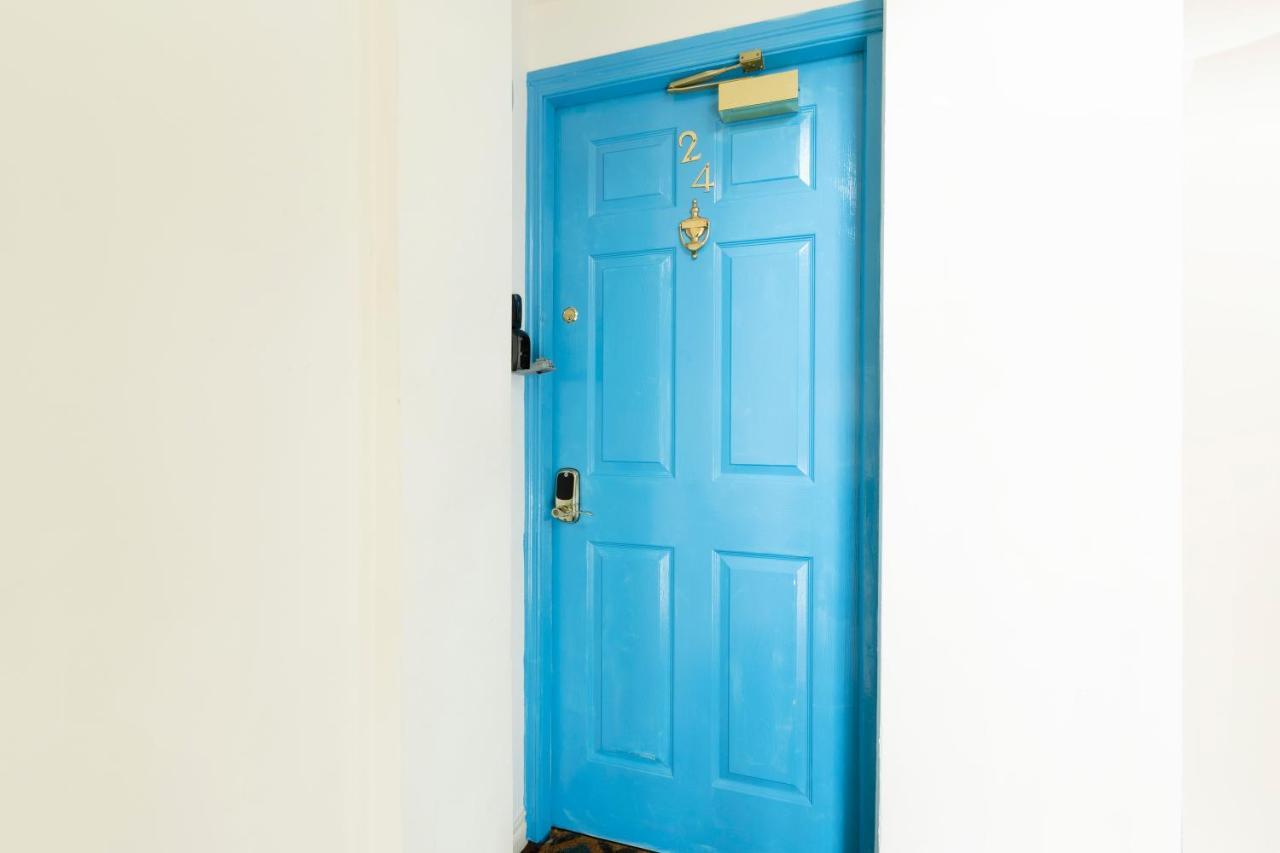 Stunning Views And City Side-Belfast City-2 Bedroom-5 Guests-Wifi & Parking Exterior photo