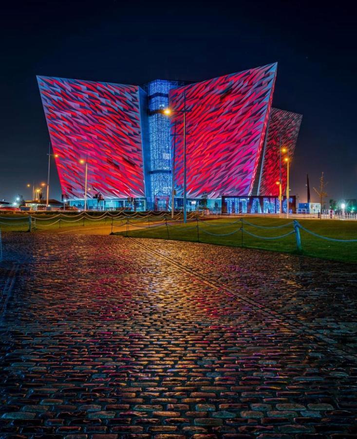 Stunning Views And City Side-Belfast City-2 Bedroom-5 Guests-Wifi & Parking Exterior photo